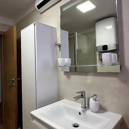 Apartment With Garden In The City Center *