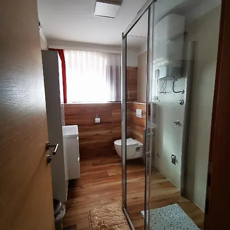 Apartment With Garden In The City Center Pula
